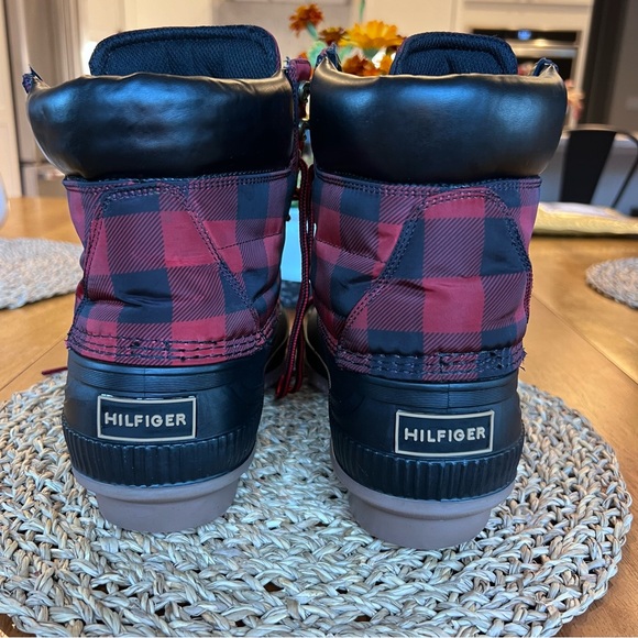 Tommy Hilfiger Men’s Buffalo Check Duck Rain Boot (Size 11) - Picture 4 of 5